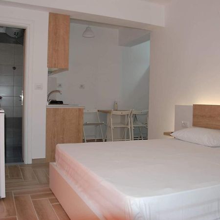 The Hill Apartment Sarandë エクステリア 写真