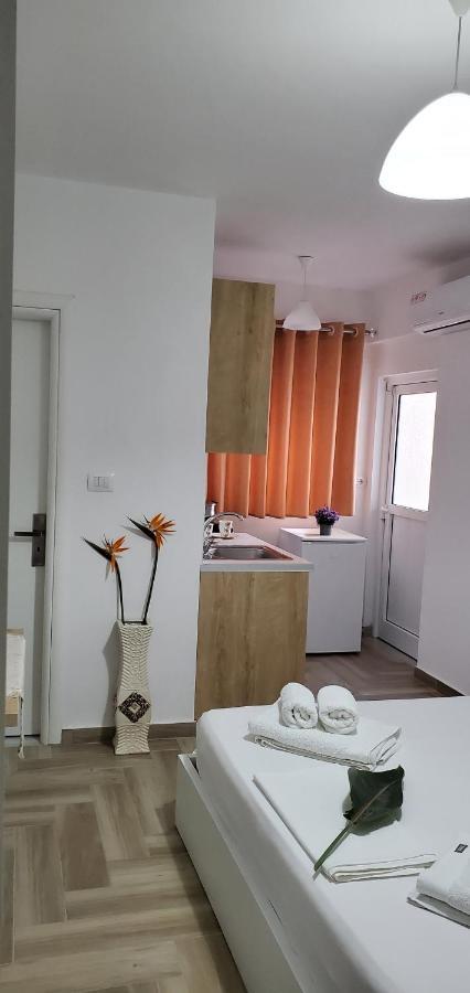The Hill Apartment Sarandë エクステリア 写真