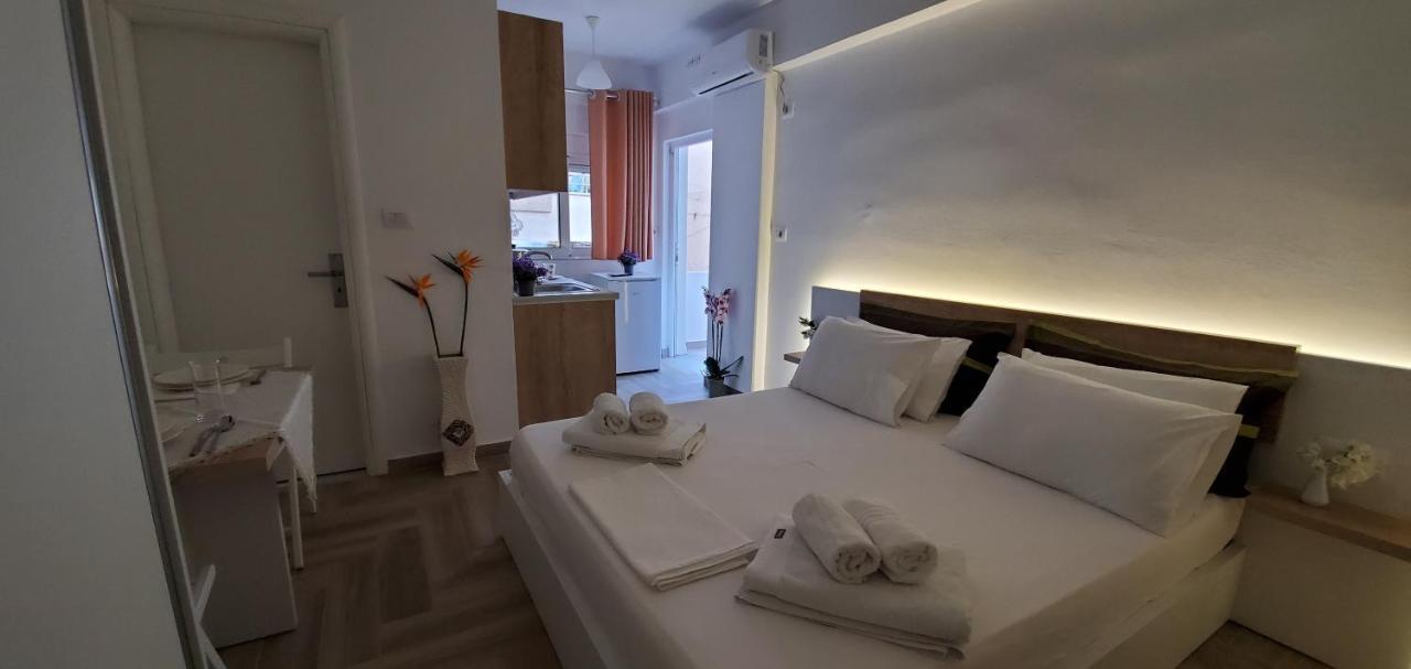 The Hill Apartment Sarandë エクステリア 写真